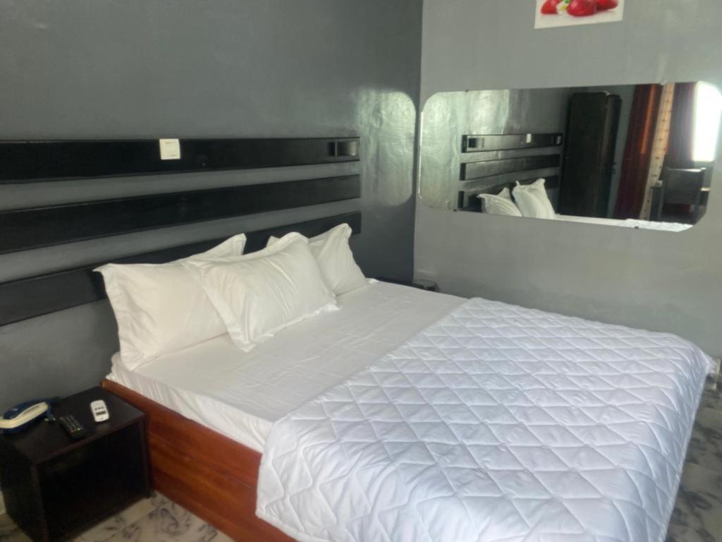 Sunrise Center Bonapriso 111 Hotel Douala Ngoại thất bức ảnh