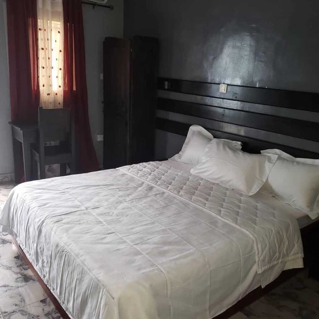 Sunrise Center Bonapriso 111 Hotel Douala Ngoại thất bức ảnh
